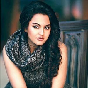 sonakshi sinha Top 10 Best Bollywood Actresses