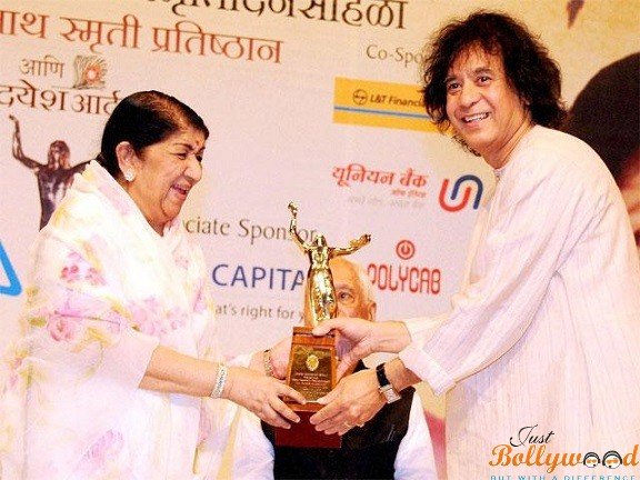 Master Dinanath Mangeshkar Award 2014 - zaakir hussain