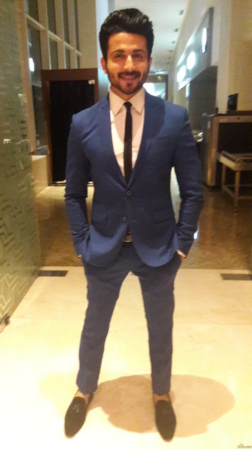 Dheeraj Dhoopar goes the stylish way for Society Icon Awards! - CineTalkers