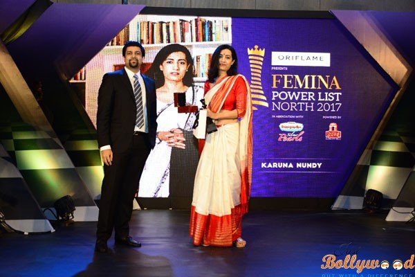 Chitresh Gupta VP DS Group presenting the award to Advocate Karuna Nundy at Femina Power List North 2017