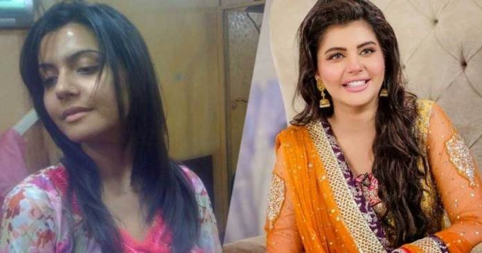 Aiza Khan with or without makeup