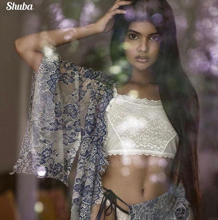 Richa Sinha hot