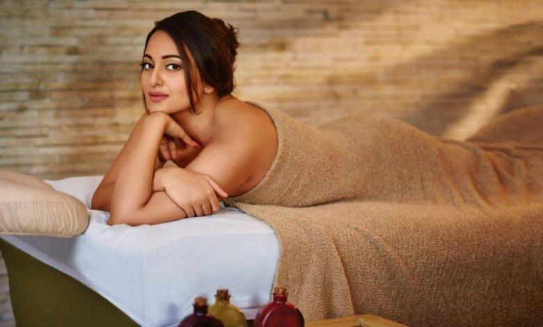 780px x 470px - Actress Sonakshi Sinha reveals interesting details about her love life -  CineTalkers